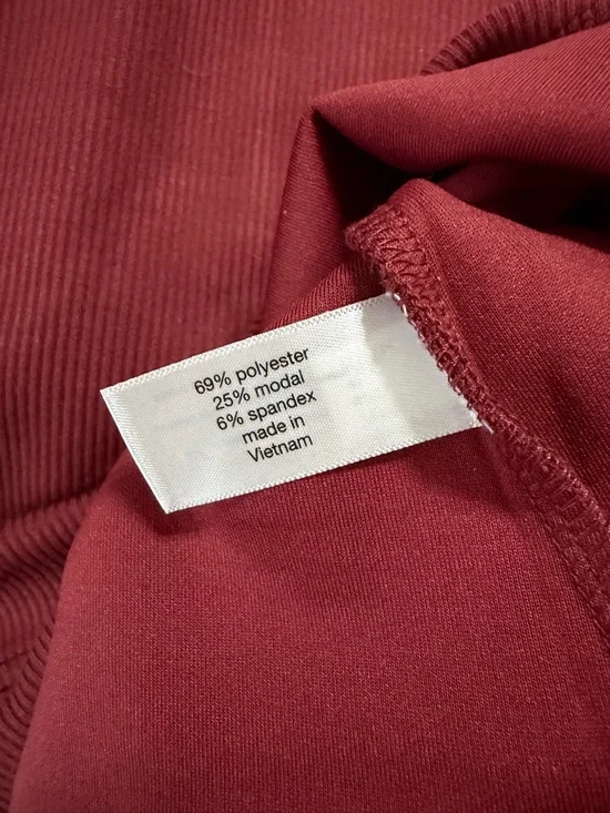 Lane Bryant Livi Active Short Sleeve Ribbed Tee in Burgundy - Picture 4 of 5